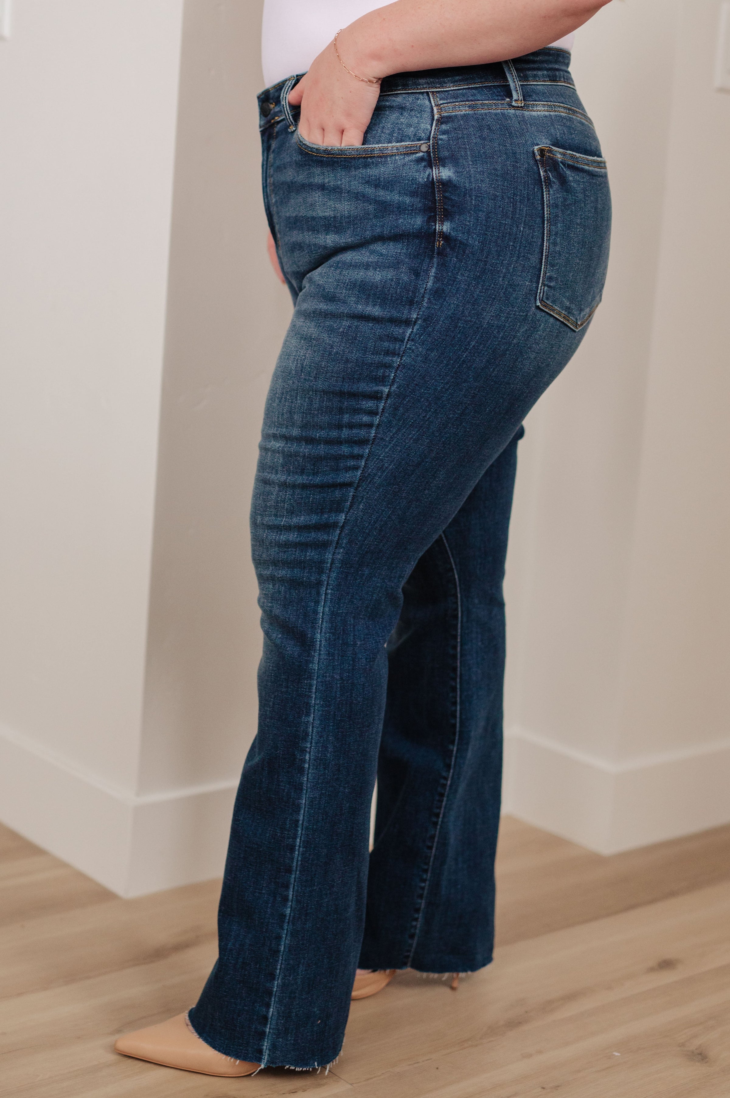 Lydia Mid Rise Vintage Raw Hem Skinny Jeans - JUDY BLUE – Junk in the Trunk  Boutique