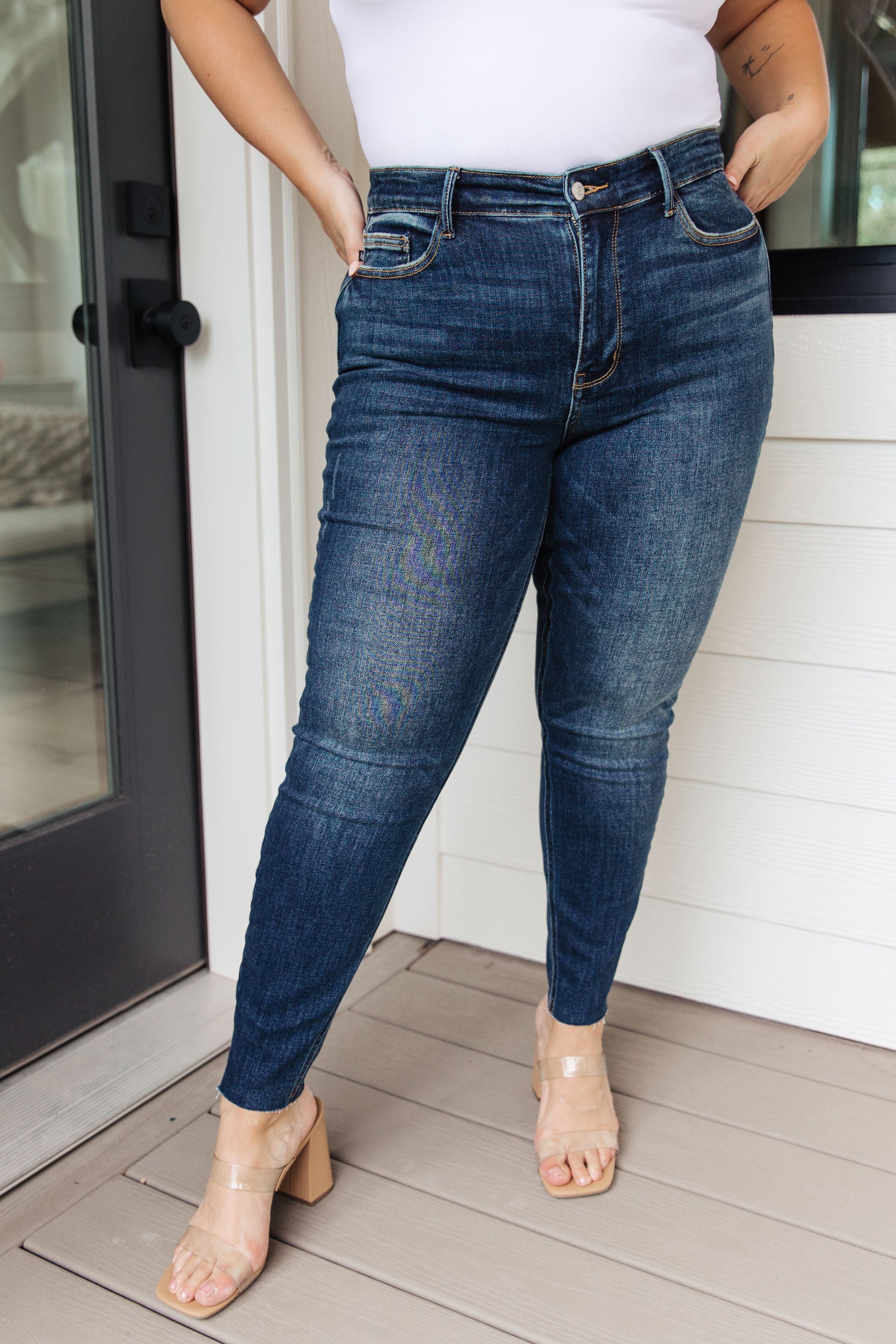Lydia Mid Rise Vintage Raw Hem Skinny Jeans - JUDY BLUE – Junk in