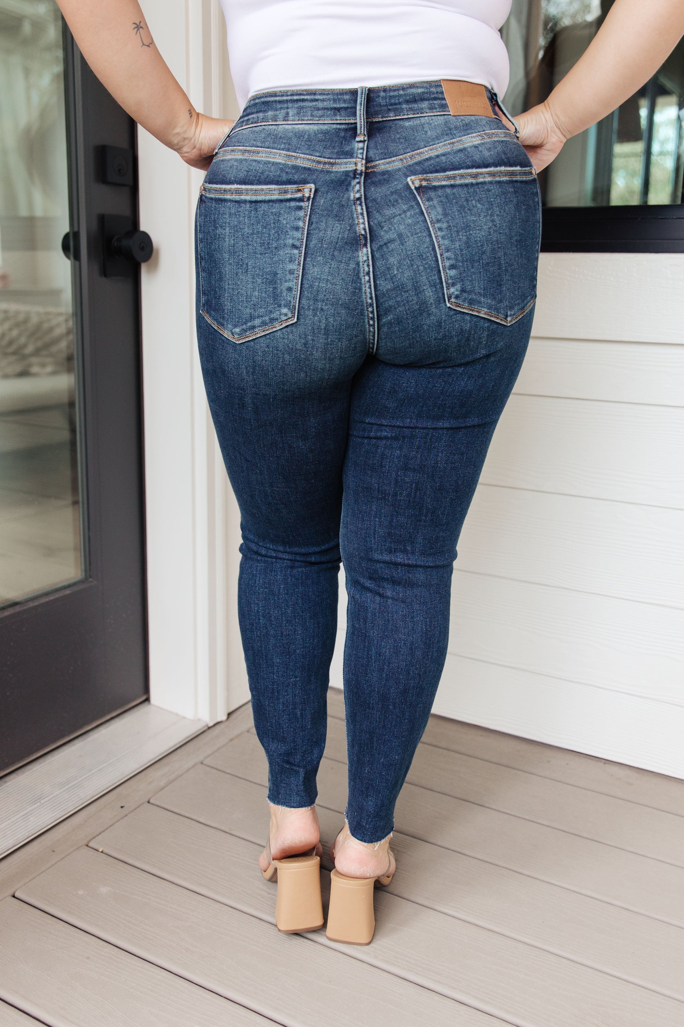 Lydia Mid Rise Vintage Raw Hem Skinny Jeans - JUDY BLUE
