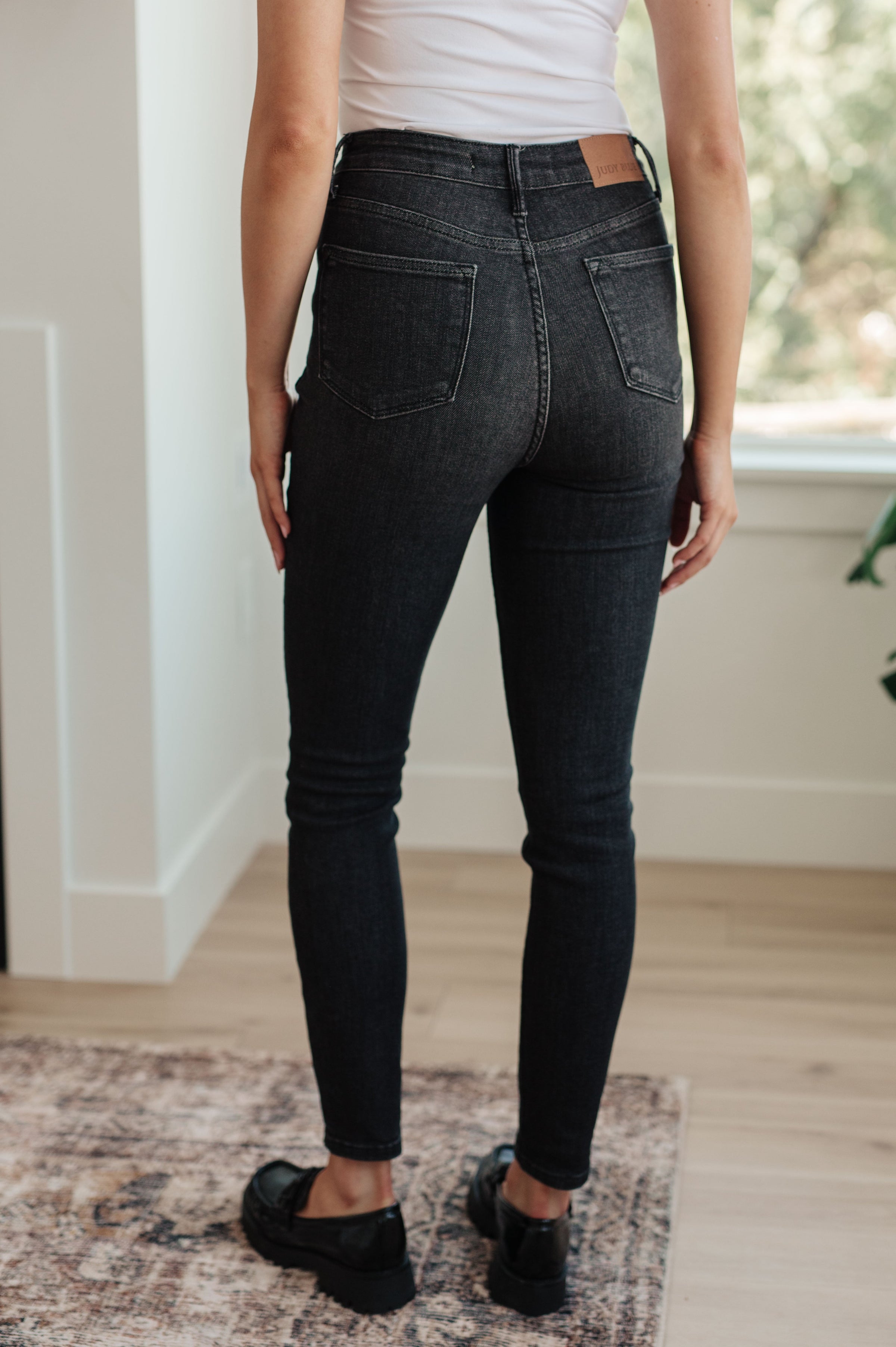 Octavia High Rise Control Top Skinny Jeans in Washed Black - JUDY BLUE