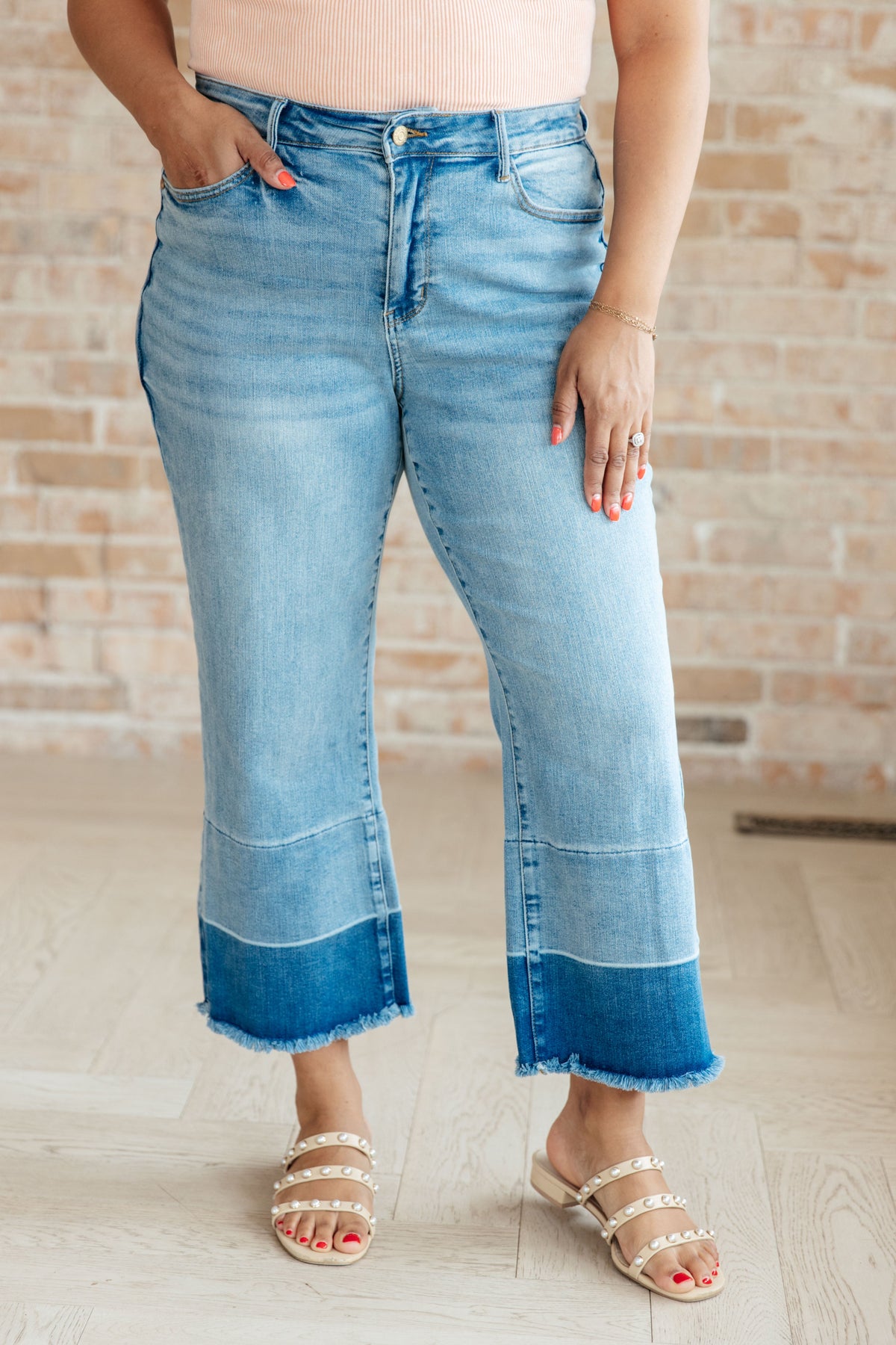 Emily High Rise Cool Denim Pull On Capri Jeans - JUDY BLUE – Junk in the  Trunk Boutique